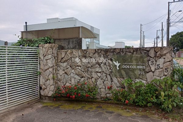Casa em Condomínio à venda com 200m², 3 quartos, 2 suítes, 3 vagas no bairro Rio Tavares em Florianópolis