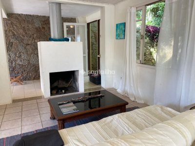 Casa à venda com 370m², 3 quartos, 1 suíte, 3 vagas no bairro Lagoa da Conceição em Florianópolis - Foto 5