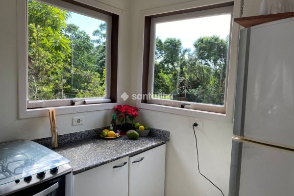 Casa à venda com 370m², 3 quartos, 1 suíte, 3 vagas no bairro Lagoa da Conceição em Florianópolis