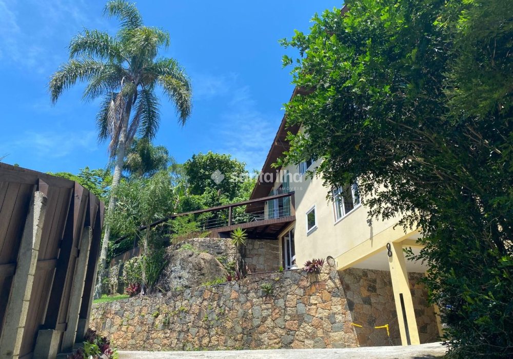 Casa à venda com 370m², 3 quartos, 1 suíte, 3 vagas no bairro Lagoa da Conceição em Florianópolis - Foto 1