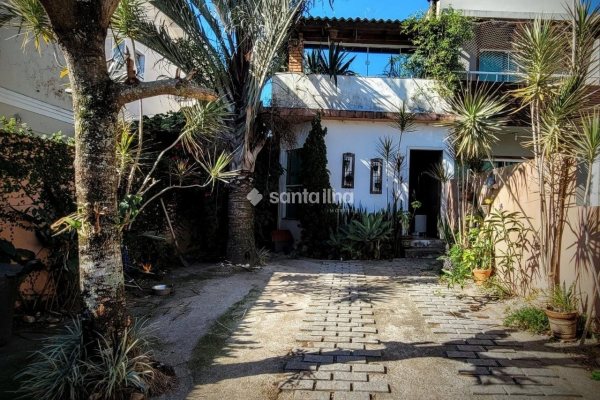 Casa à venda com 100m², 2 quartos, 1 vaga no bairro Campeche em Florianópolis