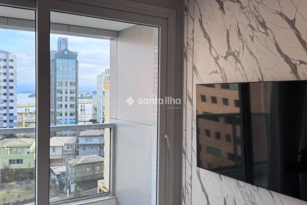Apartamento à venda com 73m², 2 quartos, 1 suíte, 1 vaga no bairro Centro em Florianópolis