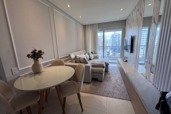 Apartamento à venda com 73m², 2 quartos, 1 suíte, 1 vaga no bairro Centro em Florianópolis