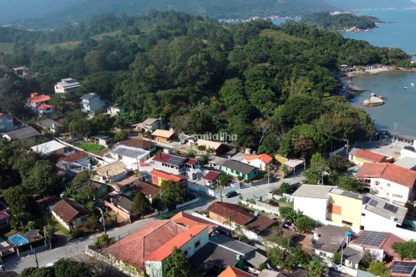 Terreno à venda com 2.080m², 1 vaga no bairro Tapera em Florianópolis