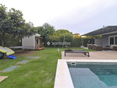 Casa em Condomínio à venda com 429m², 5 quartos, 5 suítes, 4 vagas no bairro Rio Tavares em Florianópolis - Foto 31