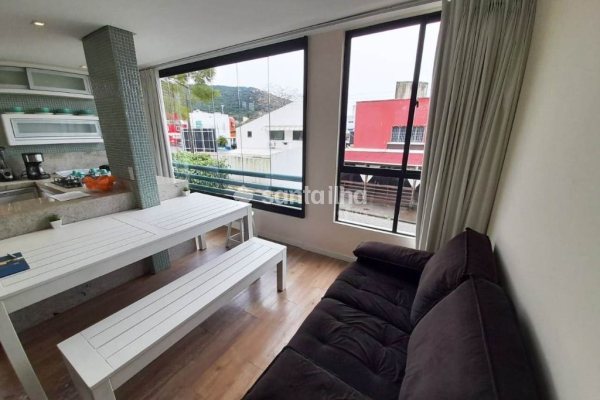 Apartamento à venda com 69m², 2 quartos, 1 suíte, 2 vagas no bairro Lagoa da Conceição em Florianópolis