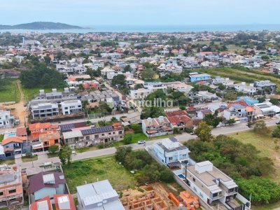 Casa à venda com 137m², 3 quartos, 1 suíte, 2 vagas no bairro Campeche em Florianópolis - Foto 18