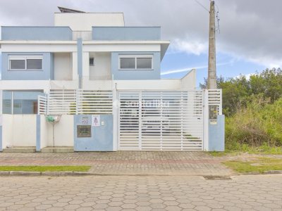 Casa à venda com 137m², 3 quartos, 1 suíte, 2 vagas no bairro Campeche em Florianópolis - Foto 2