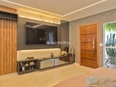 Casa à venda com 137m², 3 quartos, 1 suíte, 2 vagas no bairro Campeche em Florianópolis - Foto 3