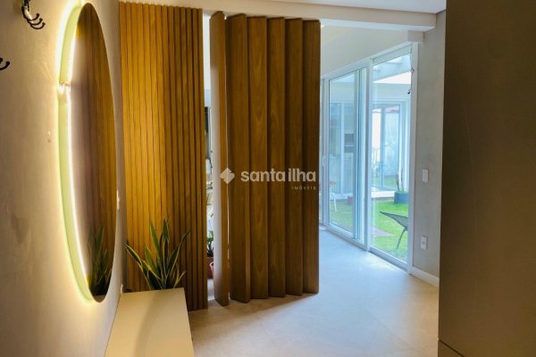 Casa em Condomínio à venda com 267m², 5 quartos, 1 suíte, 2 vagas no bairro Campeche em Florianópolis