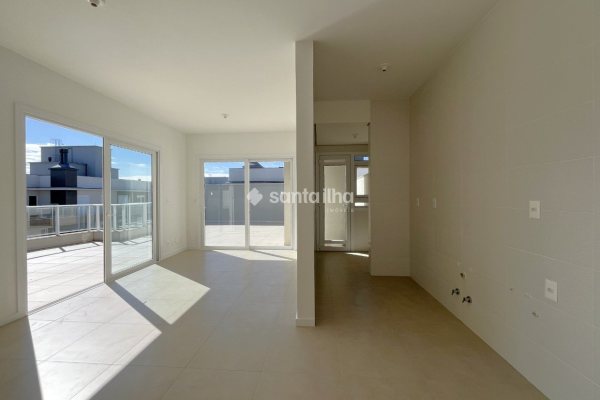 Cobertura para alugar com 192m², 3 quartos, 1 suíte, 2 vagas no bairro Campeche em Florianópolis