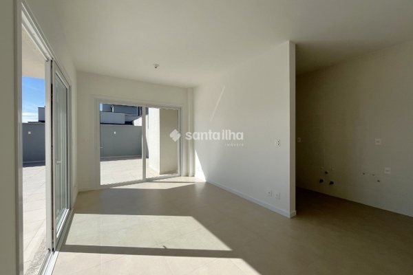 Cobertura para alugar com 192m², 3 quartos, 1 suíte, 2 vagas no bairro Campeche em Florianópolis