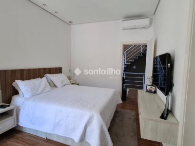 Casa à venda com 336m², 3 quartos, 3 suítes, 2 vagas no bairro Lagoa da Conceição em Florianópolis - Foto 24