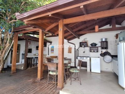 Casa à venda com 336m², 3 quartos, 3 suítes, 2 vagas no bairro Lagoa da Conceição em Florianópolis - Foto 17