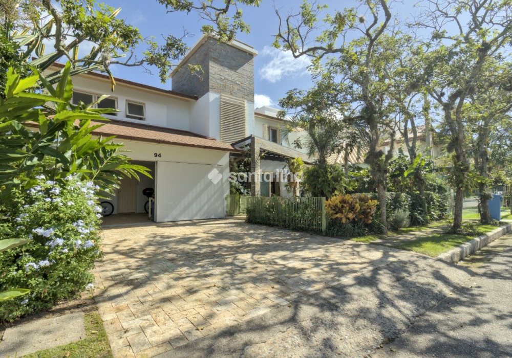 Casa em Condomínio à venda com 300m², 3 quartos, 1 suíte, 2 vagas no bairro Lagoa da Conceição em Florianópolis - Foto 1