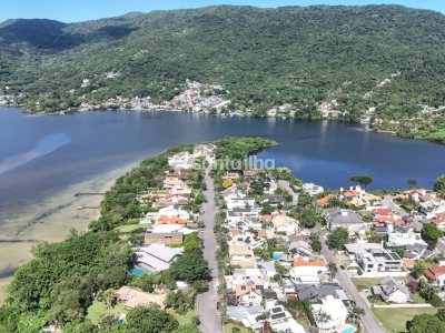 Casa em Condomínio à venda com 300m², 3 quartos, 1 suíte, 2 vagas no bairro Lagoa da Conceição em Florianópolis - Foto 48