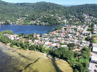 Casa em Condomínio à venda com 300m², 3 quartos, 1 suíte, 2 vagas no bairro Lagoa da Conceição em Florianópolis - Foto 45