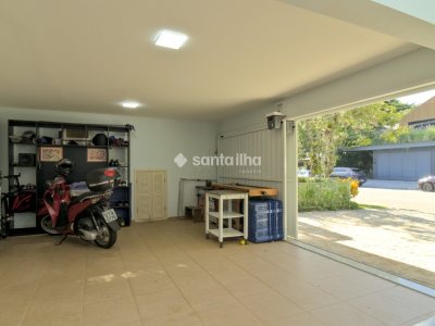 Casa em Condomínio à venda com 300m², 3 quartos, 1 suíte, 2 vagas no bairro Lagoa da Conceição em Florianópolis - Foto 42