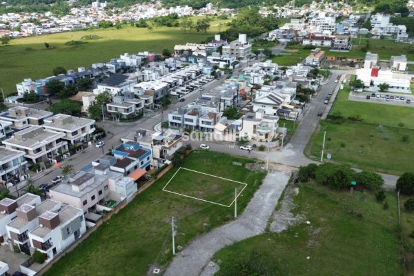 Terreno à venda com 427m² no bairro Ribeirão da Ilha em Florianópolis