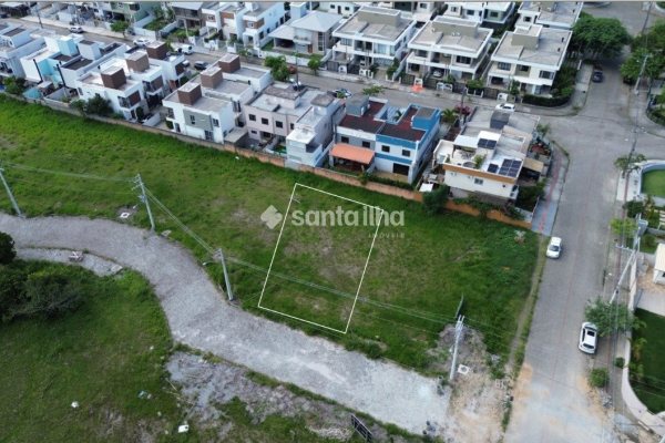 Terreno à venda com 427m² no bairro Ribeirão da Ilha em Florianópolis