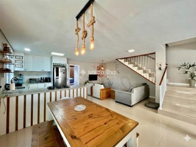 Casa à venda com 154m², 3 quartos, 1 suíte, 2 vagas no bairro Campeche em Florianópolis - Foto 2