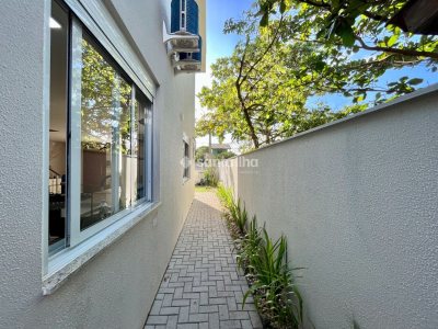 Casa à venda com 154m², 3 quartos, 1 suíte, 2 vagas no bairro Campeche em Florianópolis - Foto 15