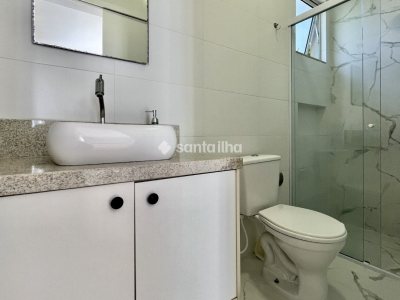 Casa à venda com 154m², 3 quartos, 1 suíte, 2 vagas no bairro Campeche em Florianópolis - Foto 27