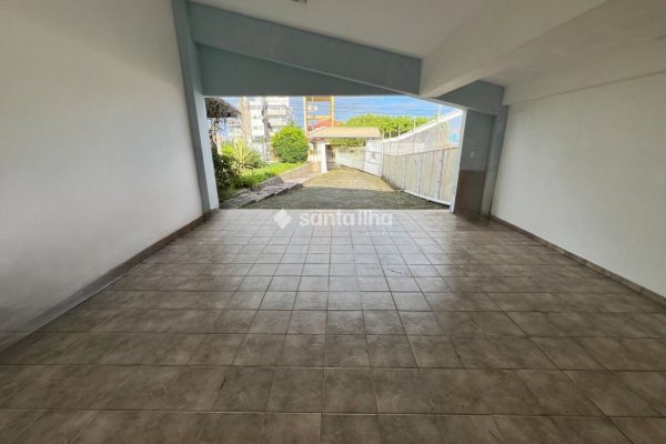 Casa à venda com 167m², 3 quartos, 1 suíte, 5 vagas no bairro Morro das Pedras em Florianópolis