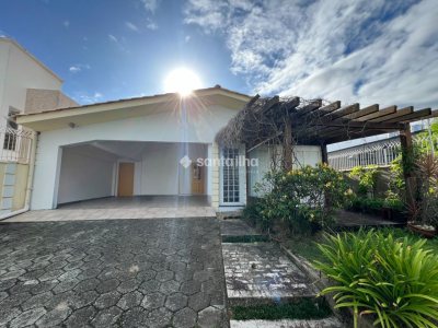Casa à venda com 167m², 3 quartos, 1 suíte, 5 vagas no bairro Morro das Pedras em Florianópolis - Foto 3