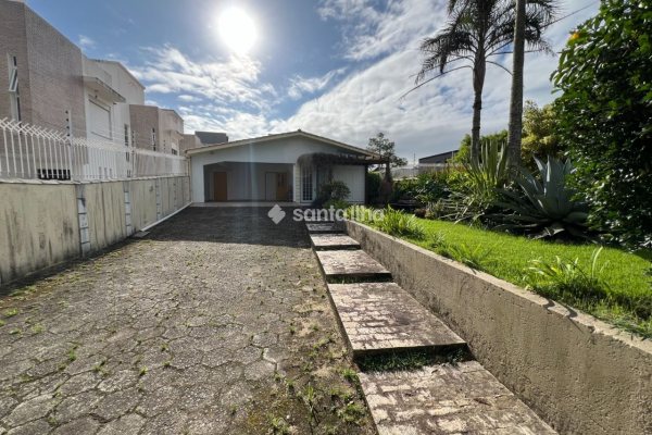 Casa à venda com 167m², 3 quartos, 1 suíte, 5 vagas no bairro Morro das Pedras em Florianópolis
