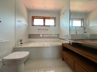 Casa para alugar com 239m², 5 quartos, 3 suítes, 5 vagas no bairro Campeche em Florianópolis - Foto 31