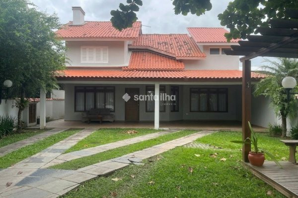 Casa para alugar com 239m², 5 quartos, 3 suítes, 5 vagas no bairro Campeche em Florianópolis