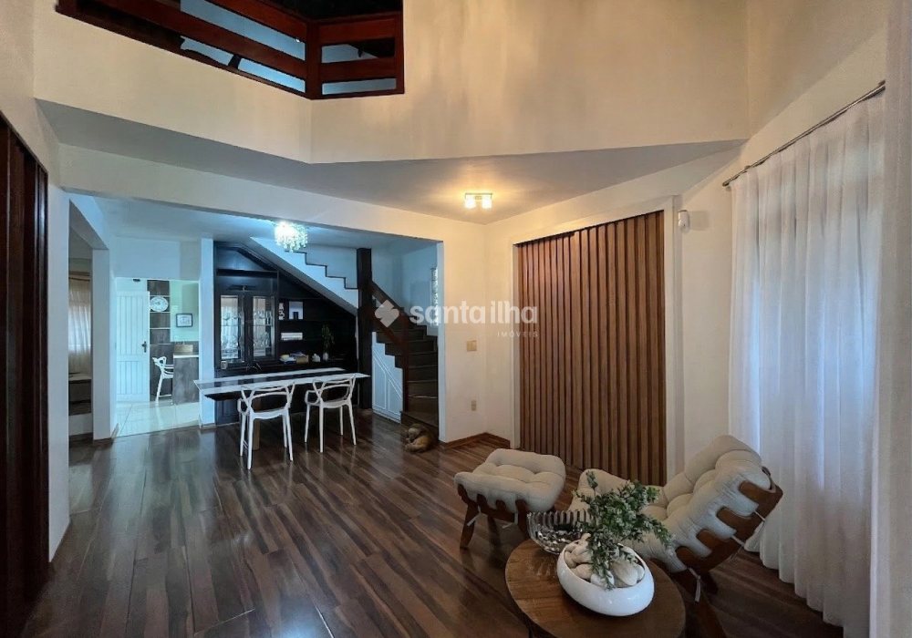 Casa para alugar com 239m², 5 quartos, 3 suítes, 5 vagas no bairro Campeche em Florianópolis - Foto 1