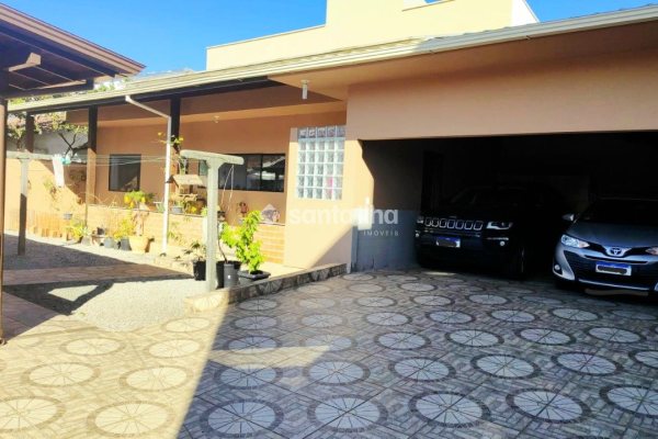 Casa à venda com 242m², 4 quartos, 2 suítes, 6 vagas no bairro Campeche em Florianópolis