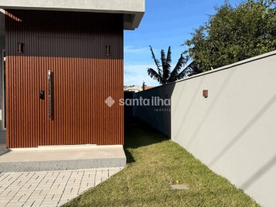 Casa à venda com 112m², 2 quartos, 2 suítes, 1 vaga no bairro Campeche em Florianópolis - Foto 2