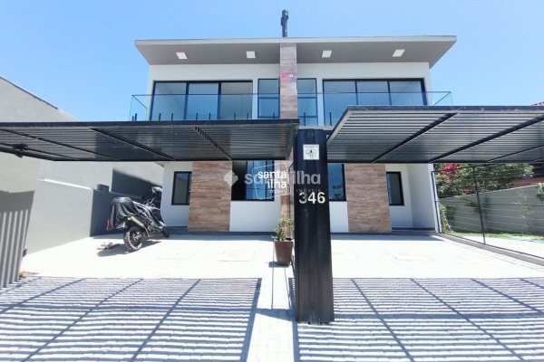 Casa à venda com 422m², 3 quartos, 1 suíte, 2 vagas no bairro Rio Tavares em Florianópolis