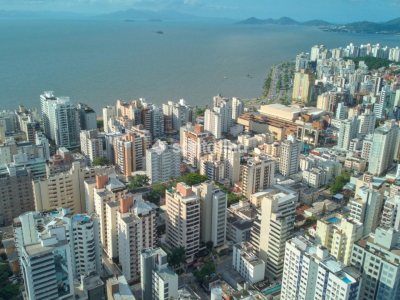 Apartamento à venda com 325m², 4 quartos, 2 suítes, 3 vagas no bairro Centro em Florianópolis - Foto 34