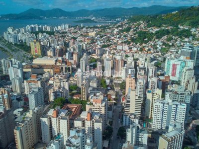 Apartamento à venda com 325m², 4 quartos, 2 suítes, 3 vagas no bairro Centro em Florianópolis - Foto 35