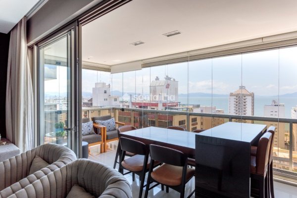 Apartamento à venda com 170m², 4 quartos, 4 suítes, 4 vagas no bairro Centro em Florianópolis