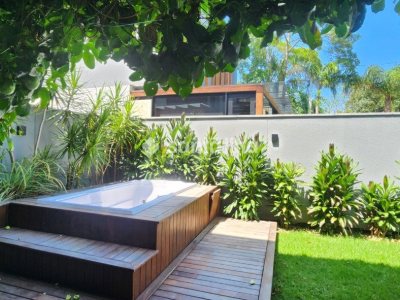 Casa à venda com 113m², 3 quartos, 1 suíte, 2 vagas no bairro Campeche em Florianópolis - Foto 8