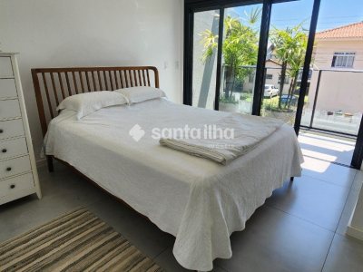 Casa à venda com 113m², 3 quartos, 1 suíte, 2 vagas no bairro Campeche em Florianópolis - Foto 12