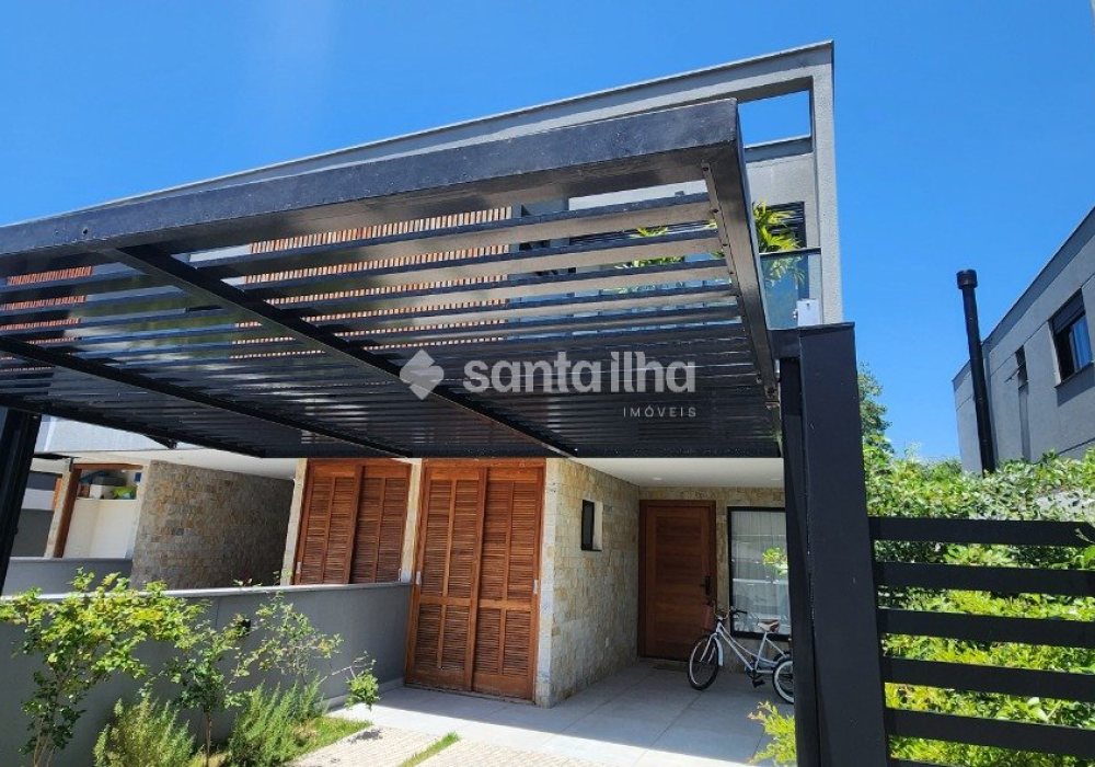 Casa à venda com 113m², 3 quartos, 1 suíte, 2 vagas no bairro Campeche em Florianópolis - Foto 1