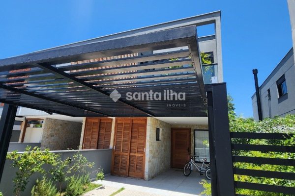 Casa à venda com 113m², 3 quartos, 1 suíte, 2 vagas no bairro Campeche em Florianópolis