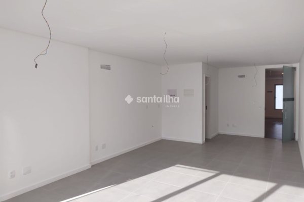 Sala/Conjunto à venda com 39m², 1 vaga no bairro Saco dos Limões em Florianópolis