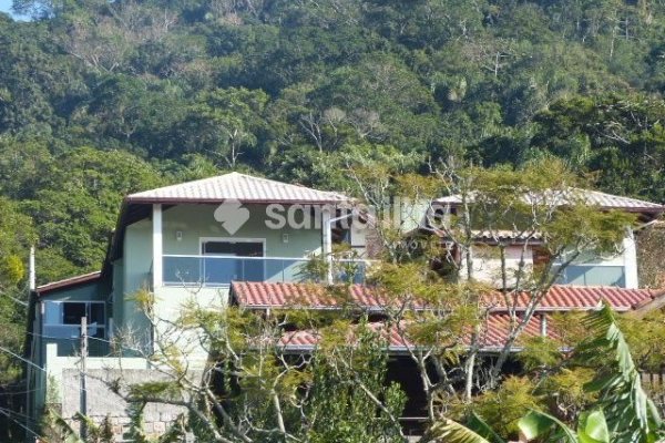 Pousada à venda com 399m², 4 quartos, 7 vagas no bairro Armação em Florianópolis