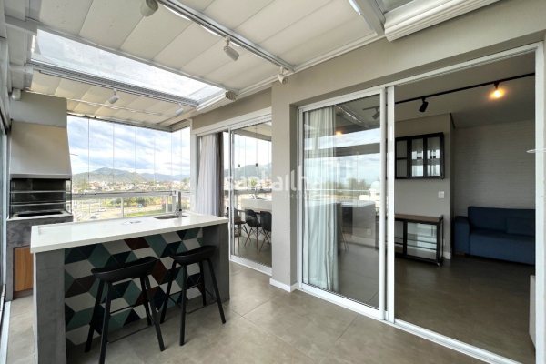 Cobertura à venda com 120m², 2 quartos, 2 suítes, 2 vagas no bairro Campeche em Florianópolis