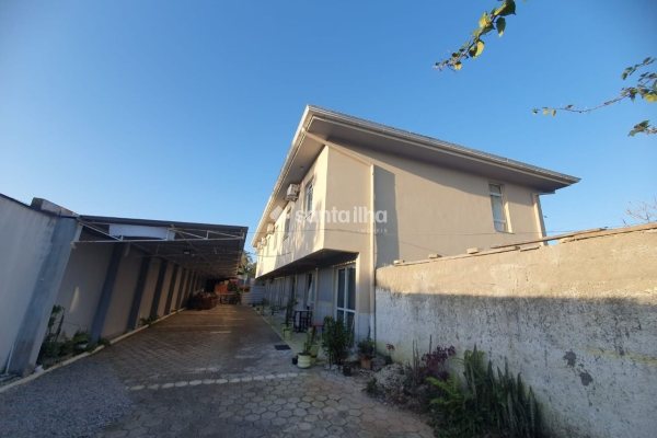 Casa à venda com 400m², 7 quartos, 7 vagas no bairro Campeche em Florianópolis