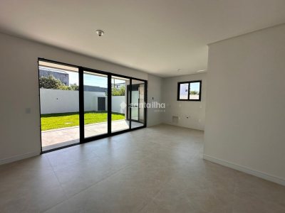 Casa à venda com 192m², 4 quartos, 3 suítes, 2 vagas no bairro Lagoa da Conceição em Florianópolis - Foto 2