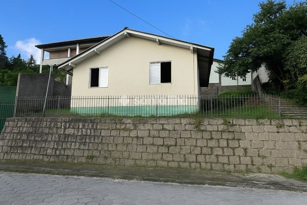 Casa à venda com 160m², 2 quartos, 1 vaga no bairro Tapera em Florianópolis
