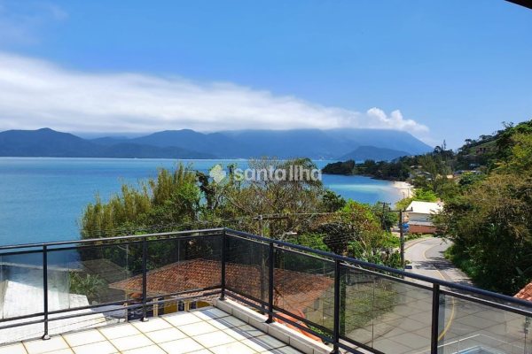 Casa à venda com 414m², 4 quartos, 2 suítes, 3 vagas no bairro Ribeirão da Ilha em Florianópolis